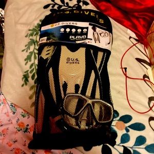 Is divers adult snorkel set